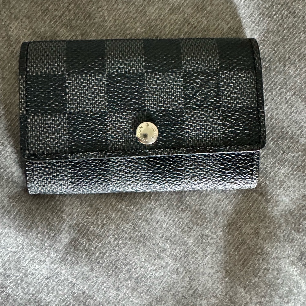Louis Vuitton 6 Key Holder Damier Graphite